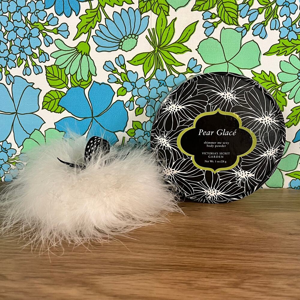 Victoria's Secret Pear Glacé Shimmer Me Sexy Body Powder & Pouf
